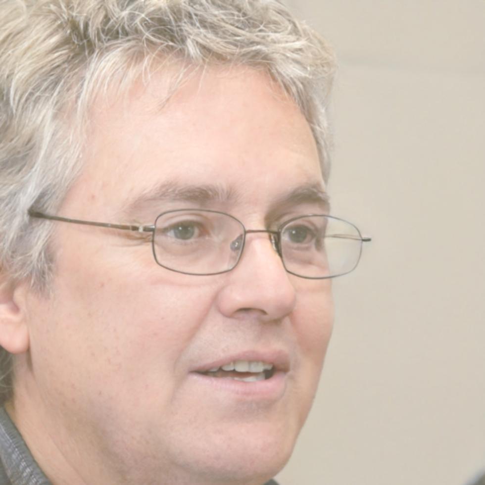 Branimir Kostadinov, Financial Analyst